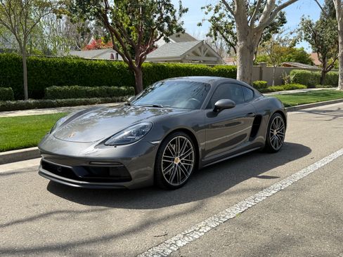 Used 2022 Porsche 718 Cayman GT4 image 1