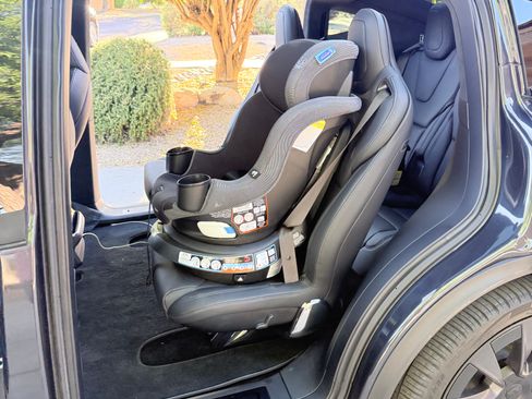 Used 2023 Tesla Model X image 5