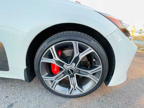 Used 2020 Kia Stinger GT image 11