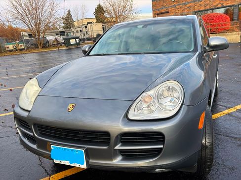 Used 2004 Porsche Cayenne S image 5