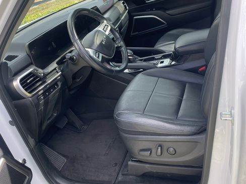 Used 2023 Kia Telluride EX image 6