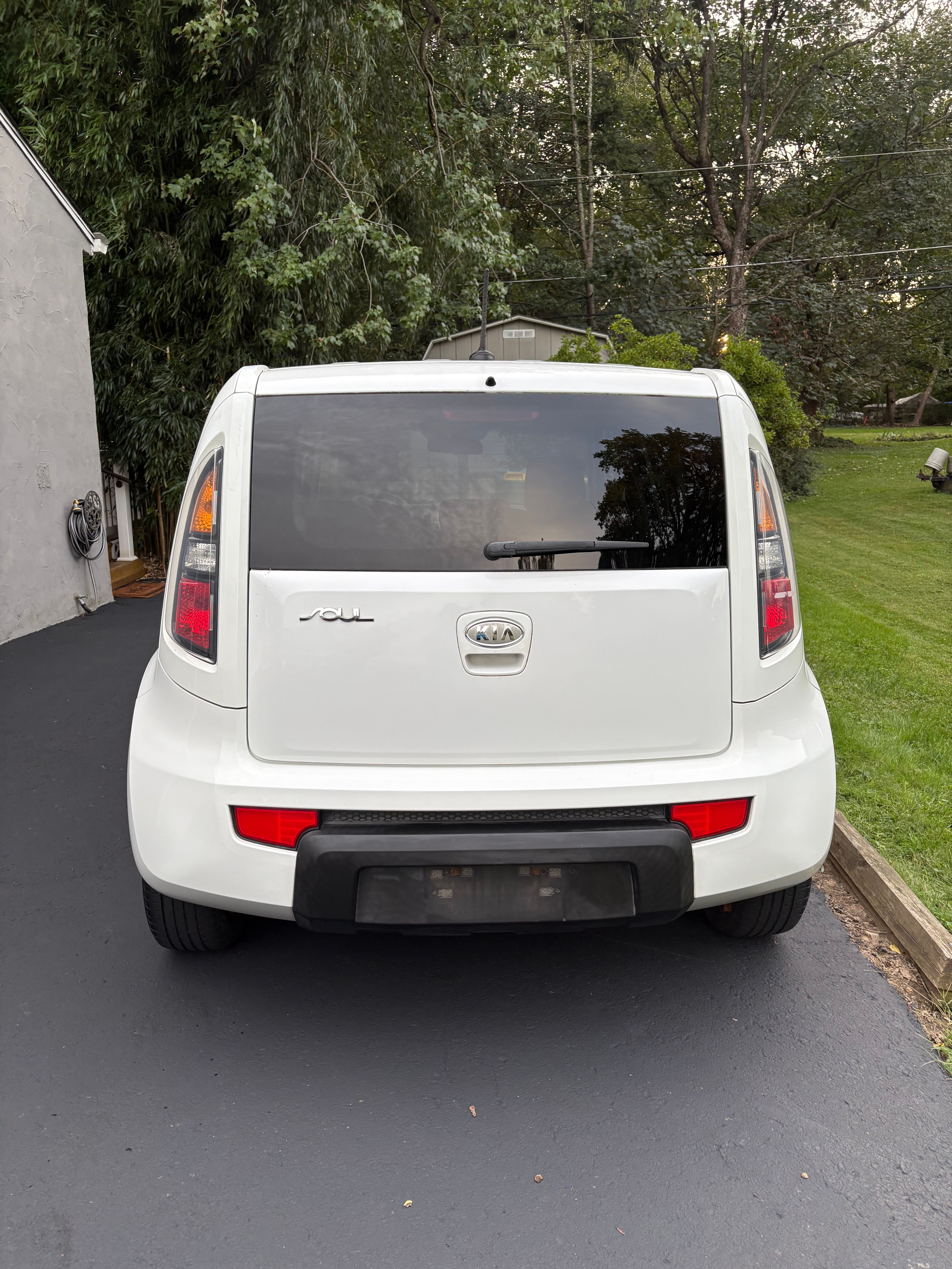 Used 2010 Kia Soul + FWD image 5