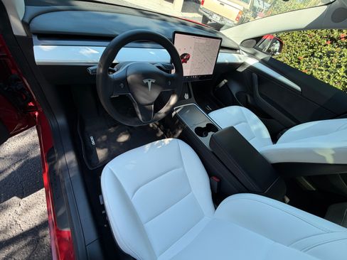 Used 2022 Tesla Model 3 Performance image 13