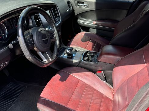 Used 2014 Dodge Charger SXT RWD image 6