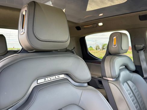 Used 2023 Rivian R1T Adventure image 5