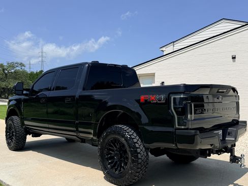 Used 2022 Ford F250 Lariat w/ Lariat Value Package AWD/4WD image 8