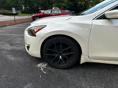Used 2014 Nissan Altima 2.5 SV FWD image 2