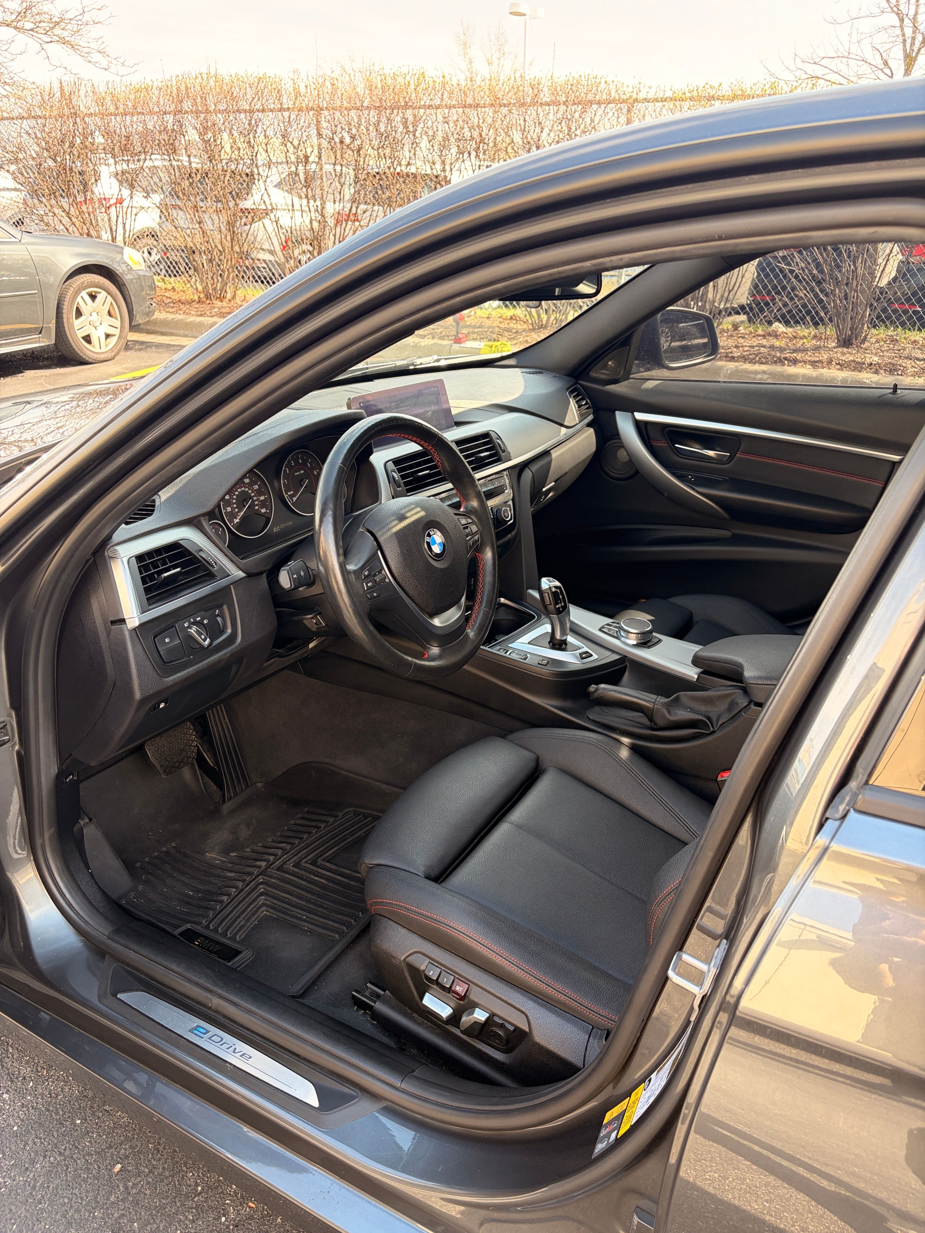 Used 2018 BMW 330e RWD image 9