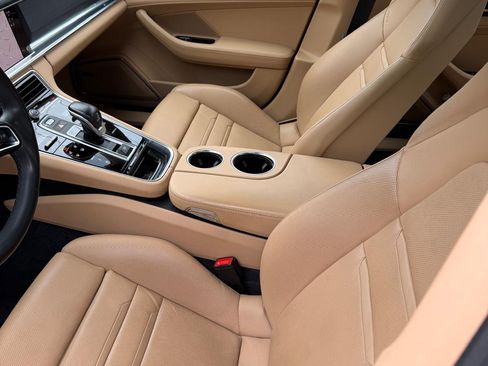 Used 2023 Porsche Panamera image 5