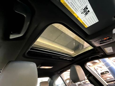 Used 2017 BMW 330i Sedan image 6