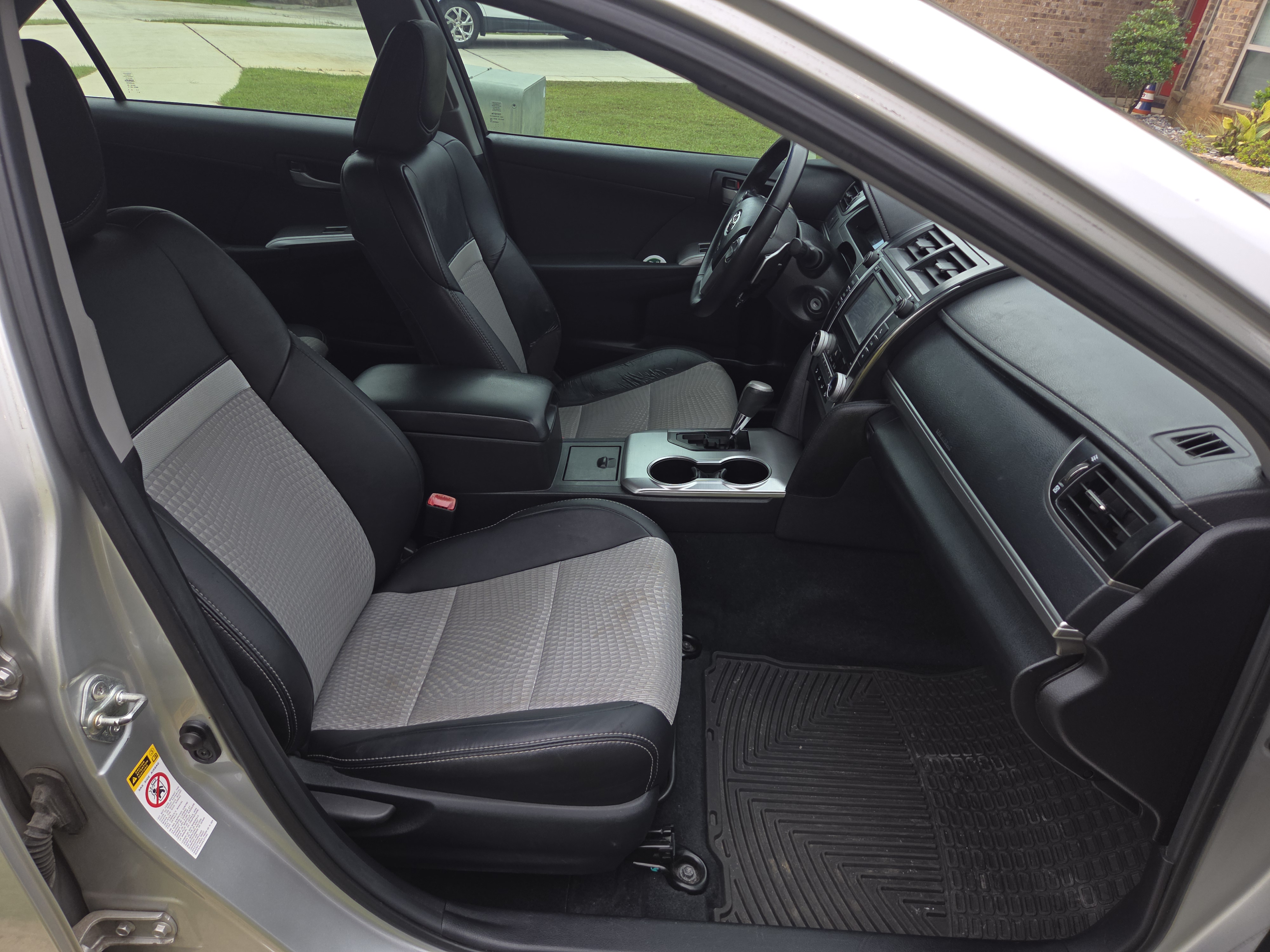 Used 2013 Toyota Camry SE FWD image 8