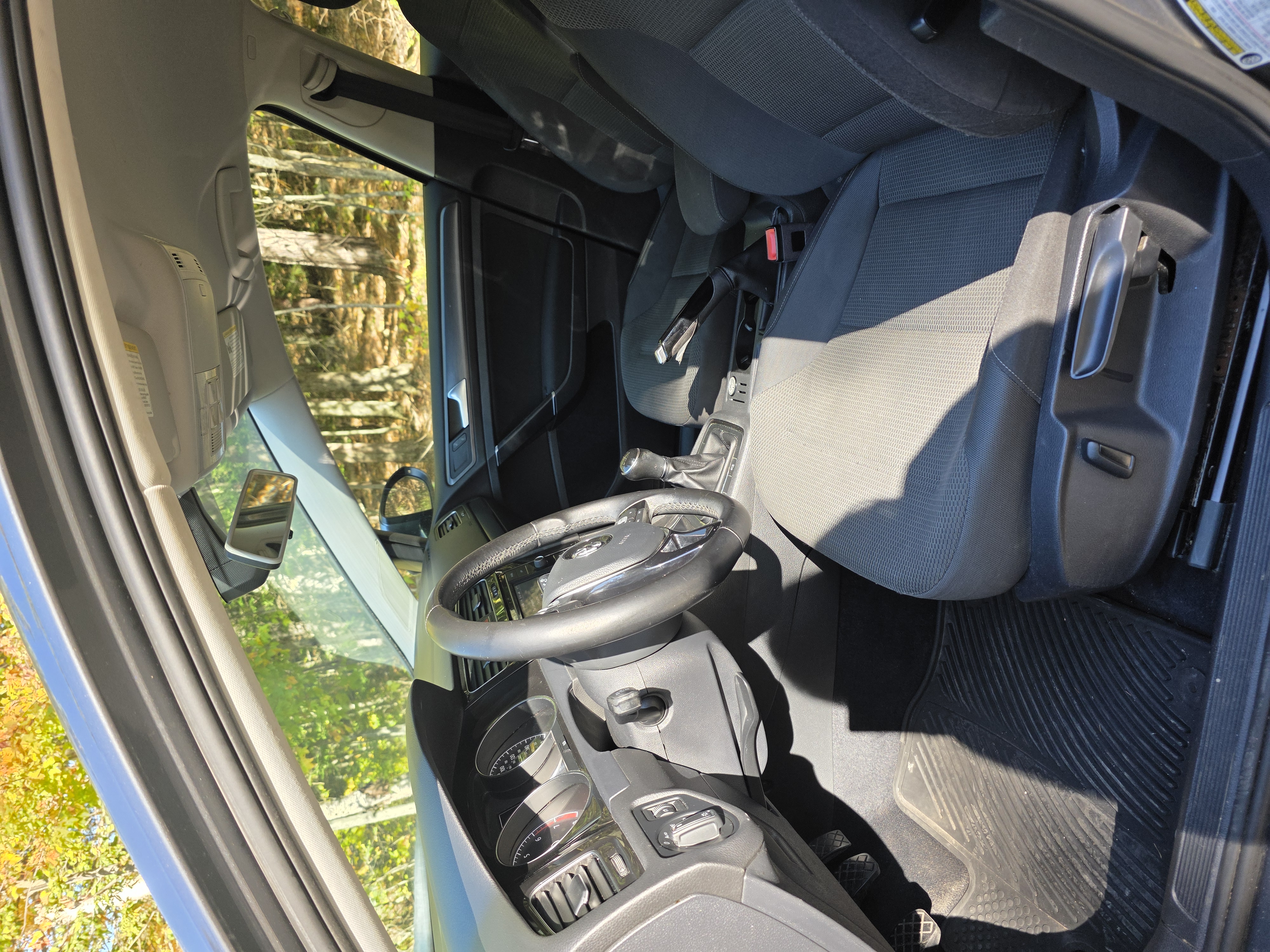 Used 2018 Volkswagen Golf S AWD/4WD image 9