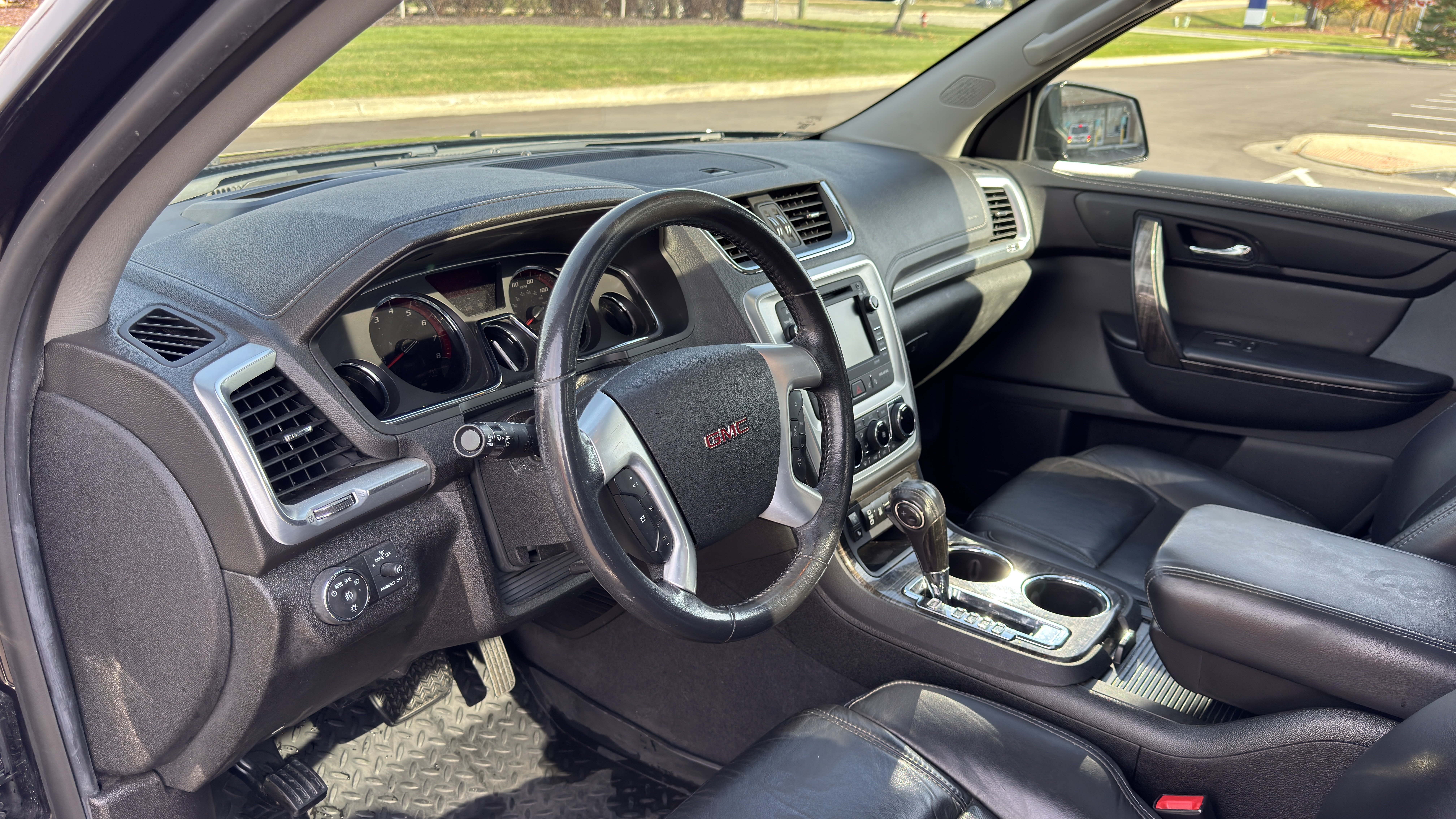 Used 2014 GMC Acadia SLT w/ Technology Package AWD/4WD image 5