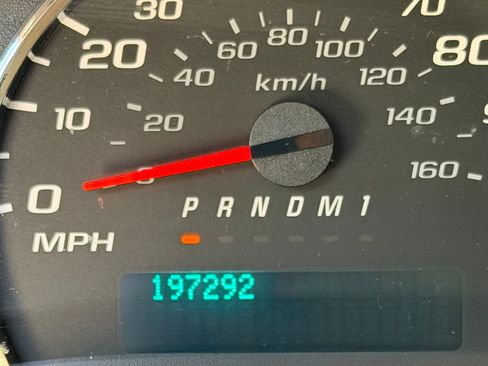 Used 2016 Chevrolet Express 2500 RWD image 12