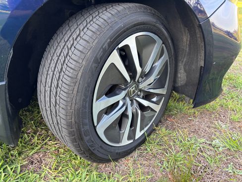 Used 2018 Honda Accord Touring image 31