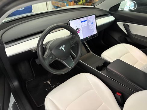 Used 2020 Tesla Model 3 Standard Range Plus image 14