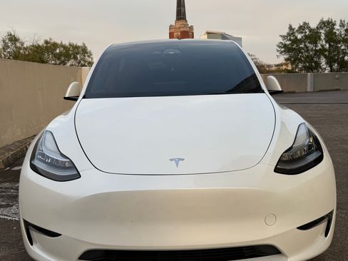 Used 2023 Tesla Model Y Long Range AWD/4WD image 4