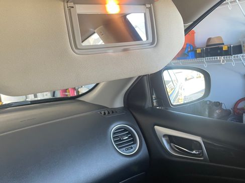 Used 2013 Nissan Pathfinder SV image 32