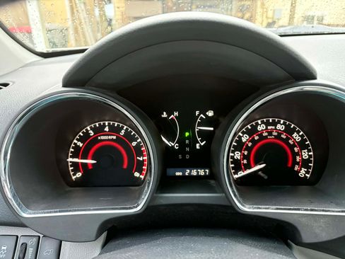 Used 2012 Toyota Highlander SE w/ Tow Pkg image 8