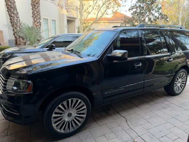 Used 2017 Lincoln Navigator L Select RWD image 8