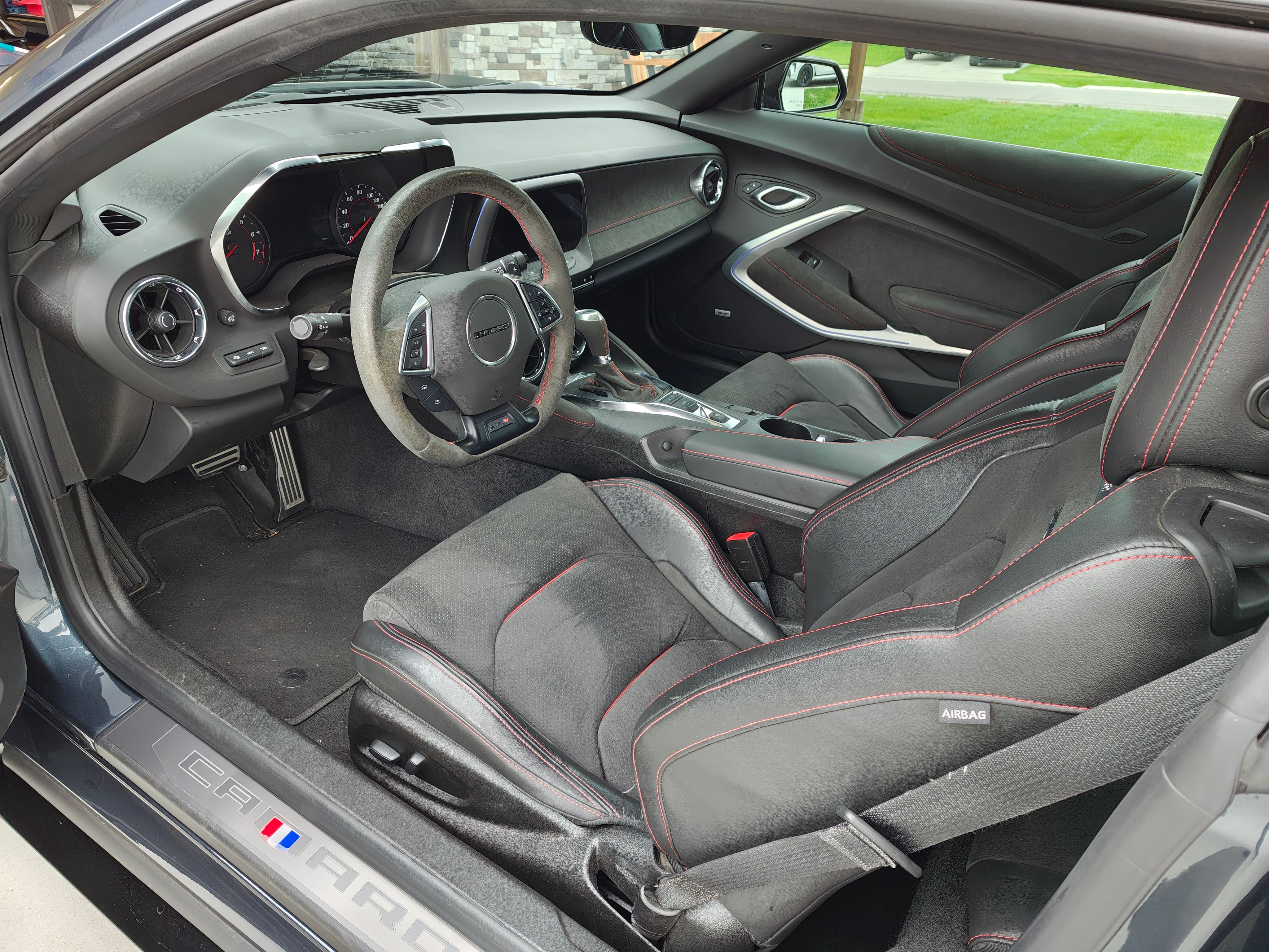 Used 2022 Chevrolet Camaro ZL1 RWD image 6