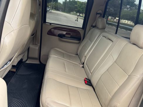 Used 2006 Ford F350 Lariat image 10