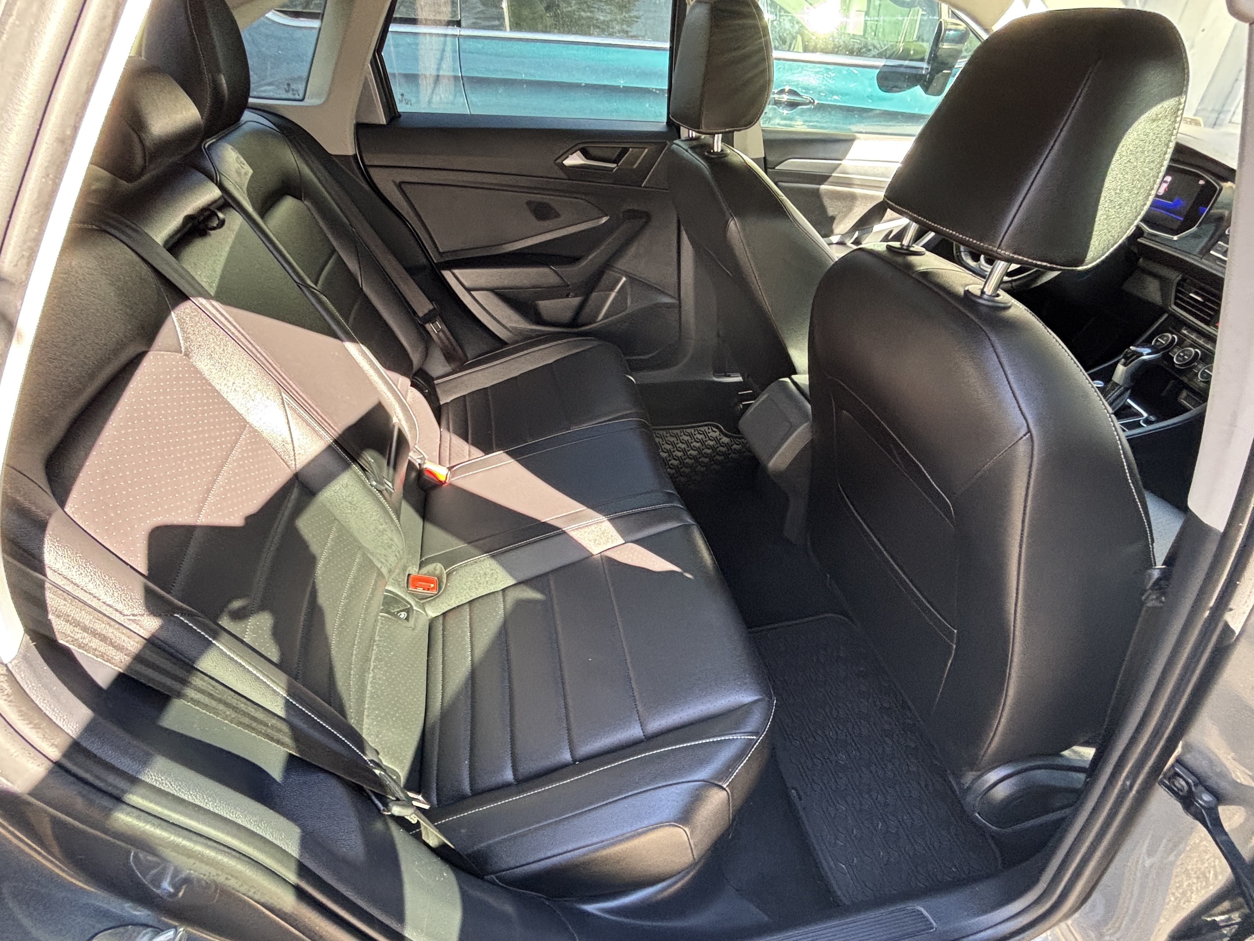 Used 2022 Volkswagen Jetta SE FWD image 12