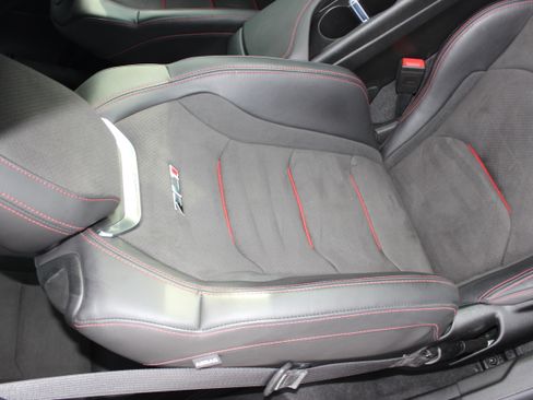 Used 2020 Chevrolet Camaro ZL1 image 24