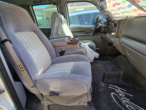 Used 2003 Ford F350 XLT image 6