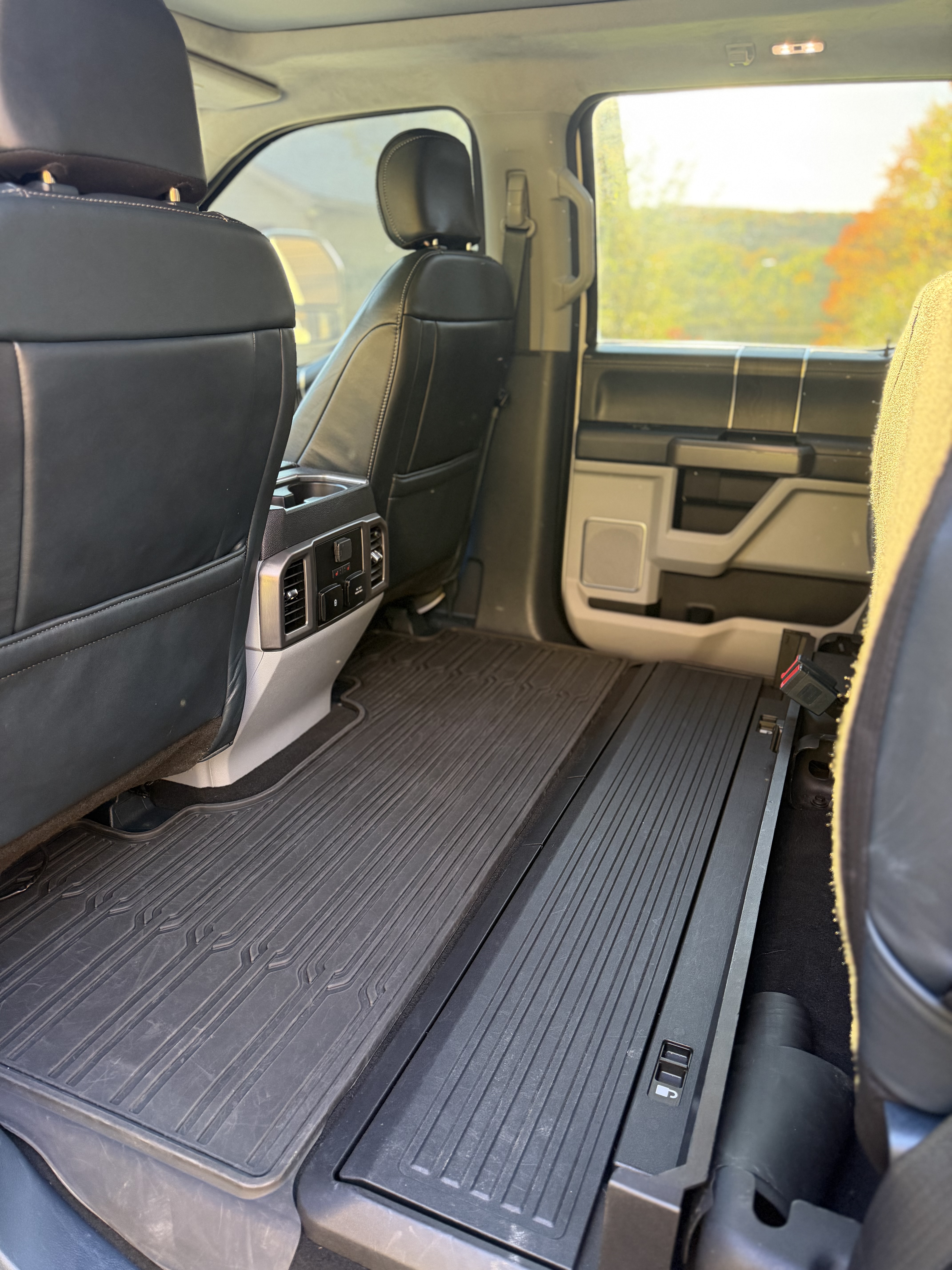 Used 2022 Ford F350 Limited AWD/4WD image 12