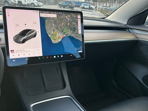 Used 2022 Tesla Model 3 Performance image 6