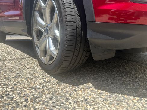 Used 2018 Ford Escape Titanium w/ Ford Safe & Smart Package AWD/4WD image 9