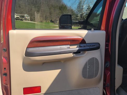 Used 2005 Ford Excursion Eddie Bauer image 18