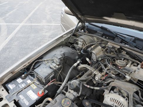 Used 2001 Mercury Grand Marquis GS image 26