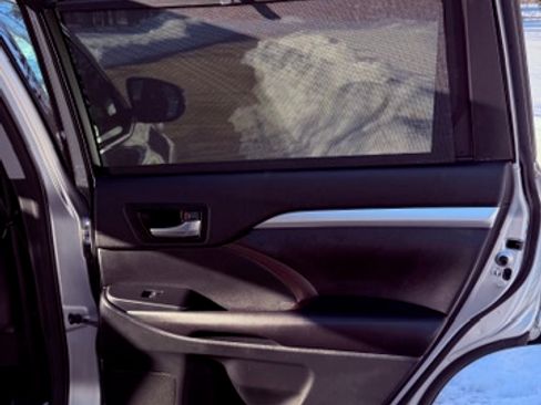 Used 2016 Toyota Highlander XLE image 13