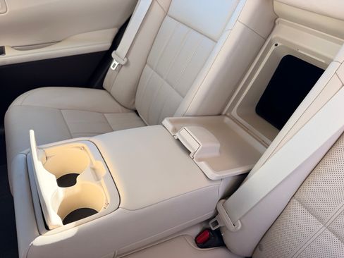 Used 2017 Lexus ES 350 w/ Luxury Package image 18