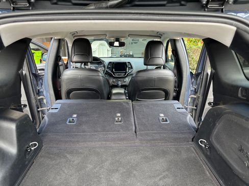 Used 2020 Jeep Cherokee Limited image 13