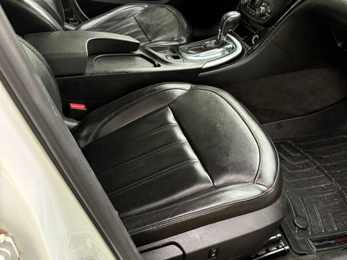 Used 2011 Buick Regal CXL FWD image 12