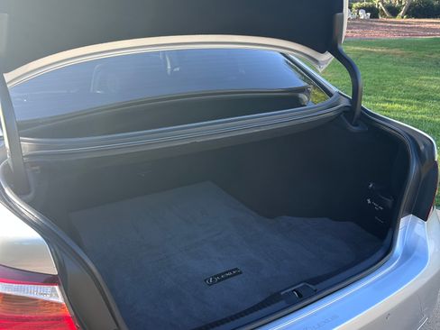 Used 2011 Lexus LS 460 w/ Comfort Pkg RWD image 16