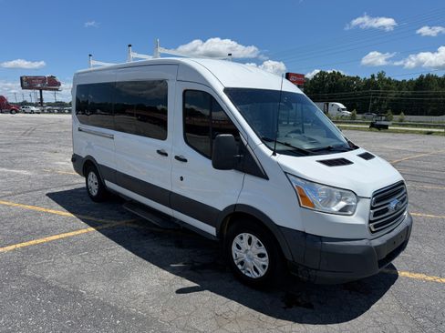 Used 2017 Ford Transit 350 XLT RWD image 5
