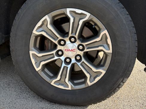 Used 2019 GMC Sierra 1500 SLE w/ SLE Value Package image 13