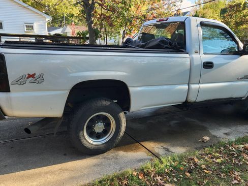 Used 2005 Chevrolet Silverado 2500 W/T w/ Heavy-Duty Power Package image 15