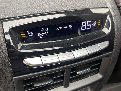 Used 2021 Cadillac XT5 Premium Luxury image 28