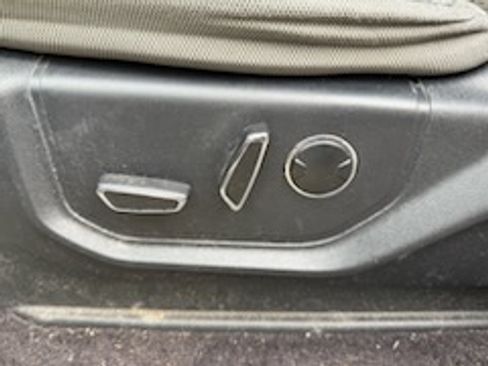 Used 2016 Ford F150 XLT w/ Equipment Group 302A Luxury image 10