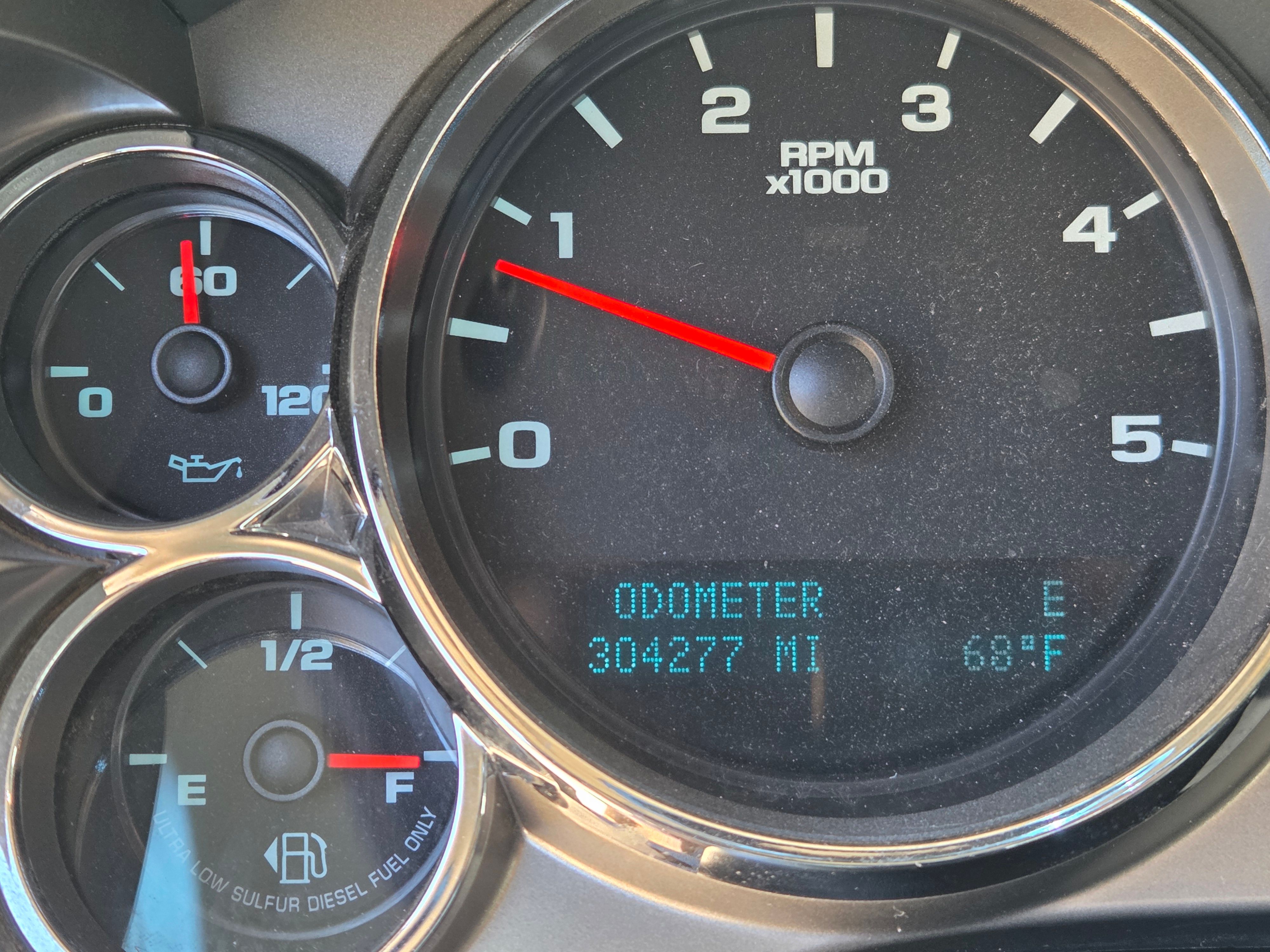 Used 2010 Chevrolet Silverado 2500 LT w/ Interior Plus Package AWD/4WD image 14