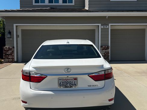 Used 2013 Lexus ES 350 w/ Luxury Pkg FWD image 4