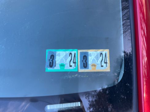 Used 2013 Suzuki SX4 AWD Hatchback image 6