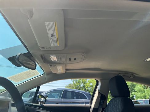 Used 2011 Chevrolet Volt image 17