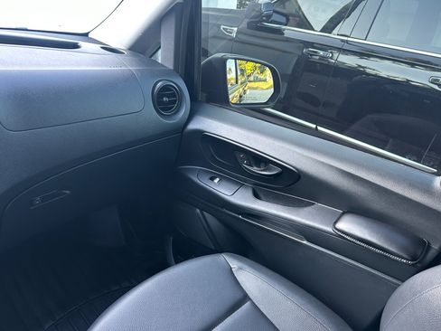 Used 2019 Mercedes-Benz Metris Passenger image 28