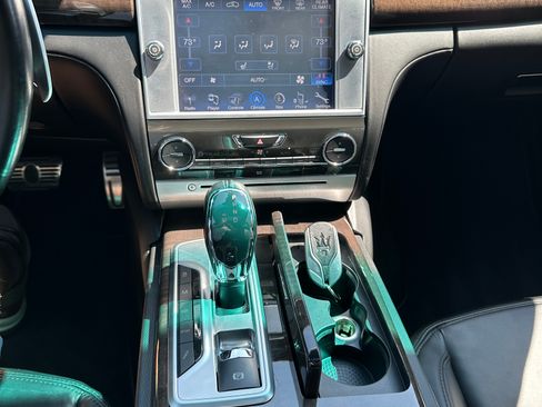 Used 2014 Maserati Quattroporte S Q4 AWD/4WD image 9